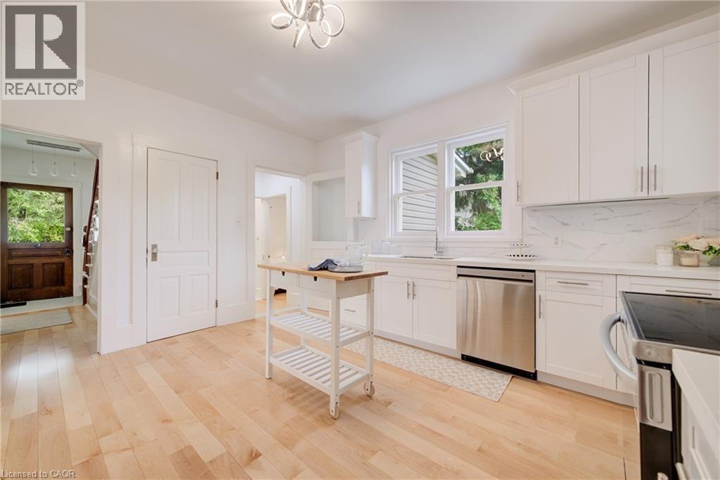 25 Central Street, Waterloo, Ontario N2L 3A5 - Photo 18 - 40844069
