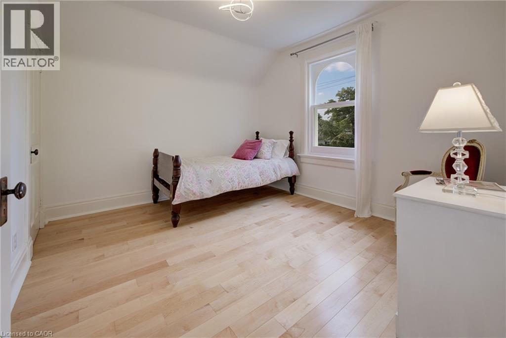 25 Central Street, Waterloo, Ontario N2L 3A5 - Photo 35 - 40844069