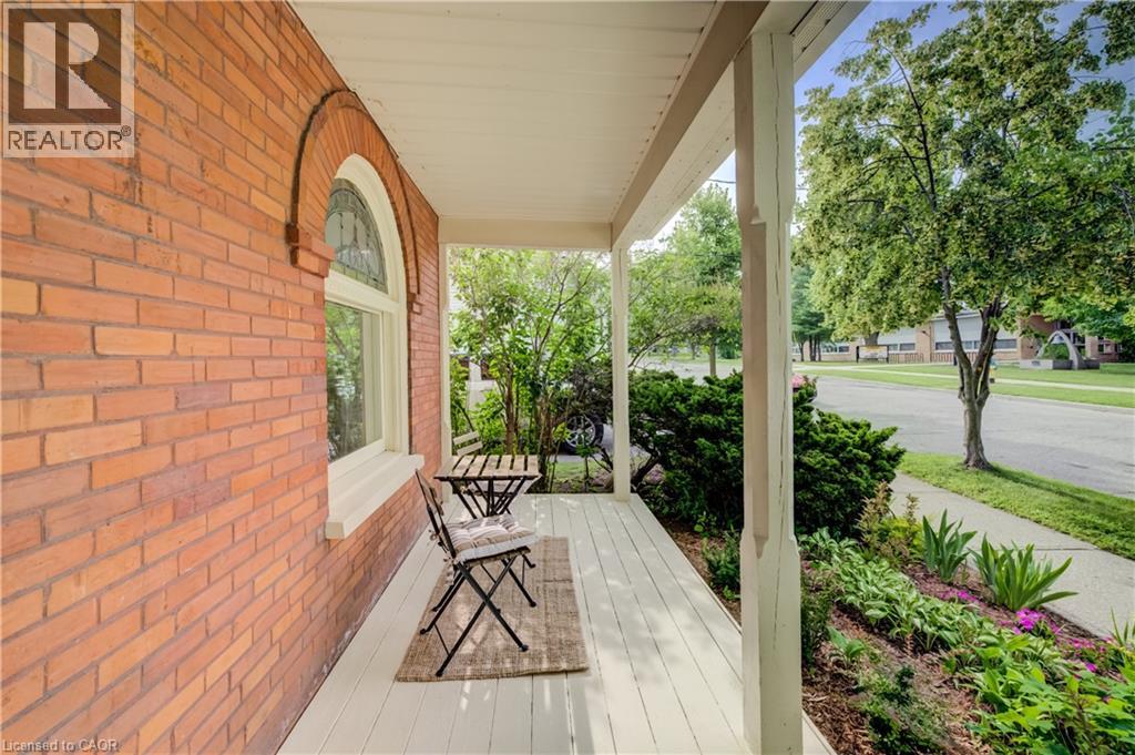 25 Central Street, Waterloo, Ontario N2L 3A5 - Photo 5 - 40844069
