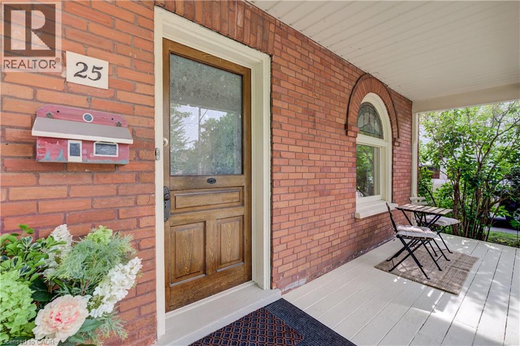 25 Central Street, Waterloo, Ontario N2L 3A5 - Photo 7 - 40844069