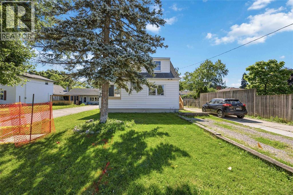 2012 Wayne Avenue, Sarnia, Ontario  N7T 7Y9 - Photo 3 - 26015147