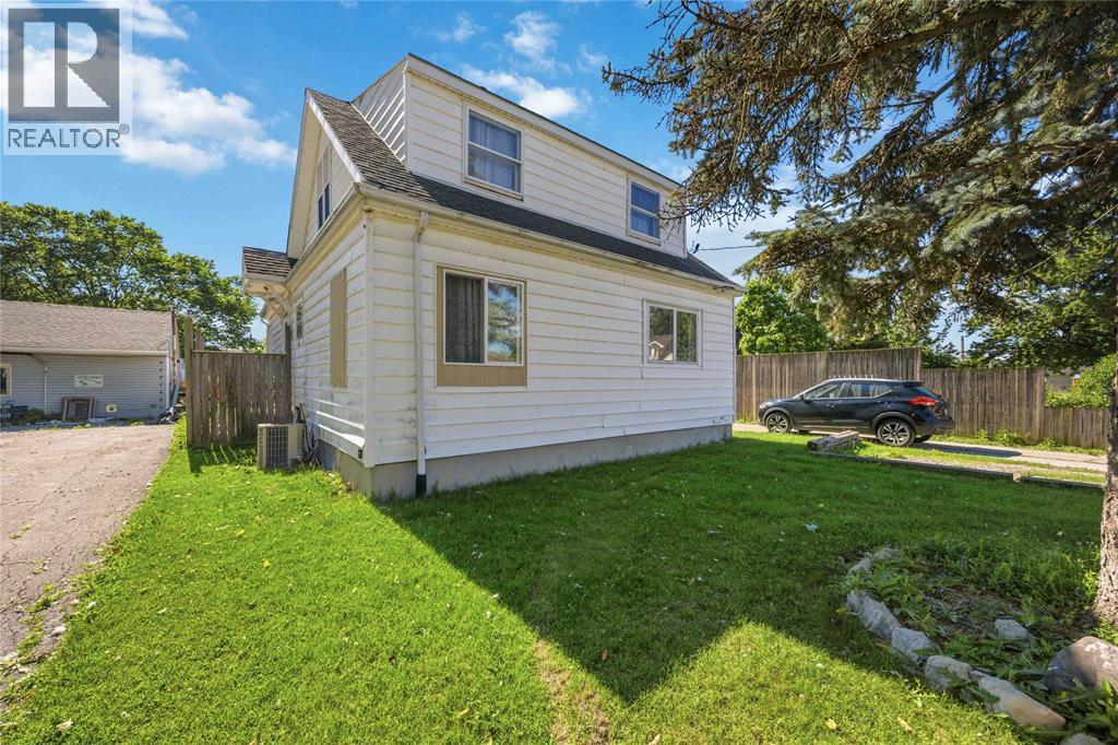 2012 Wayne Avenue, Sarnia, Ontario  N7T 7Y9 - Photo 4 - 26015147