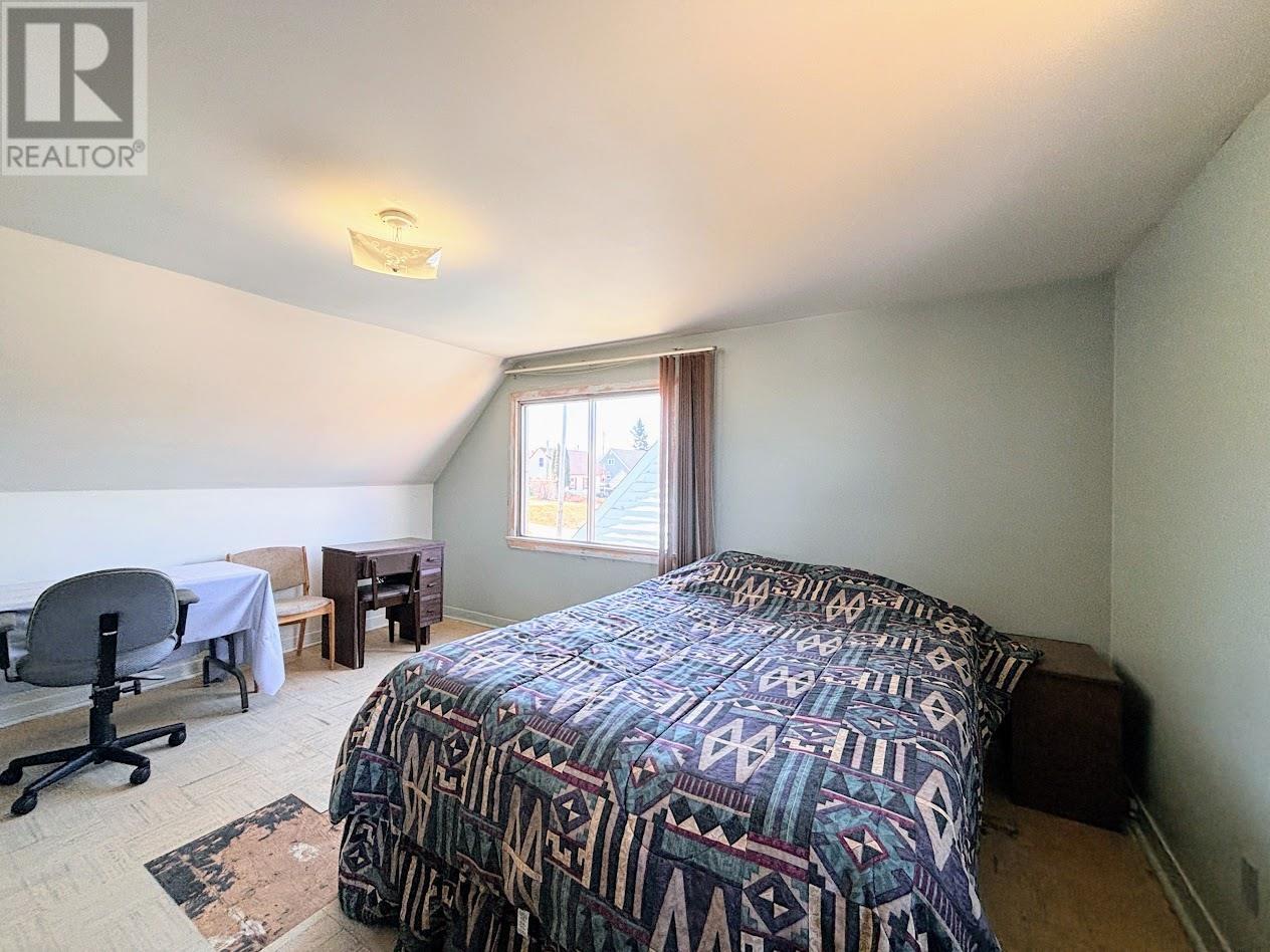 25 Neebig Ave, Manitouwadge, Ontario  P0T 2C0 - Photo 13 - TB2601146
