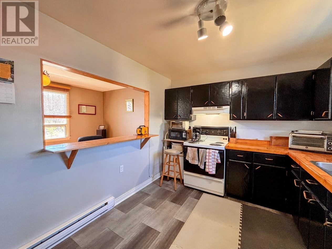 25 Neebig Ave, Manitouwadge, Ontario  P0T 2C0 - Photo 4 - TB2601146