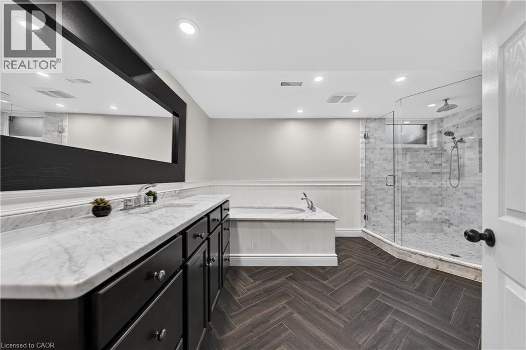 50 Roehampton Court, Kitchener, Ontario  N2A 3L1 - Photo 40 - 40857830