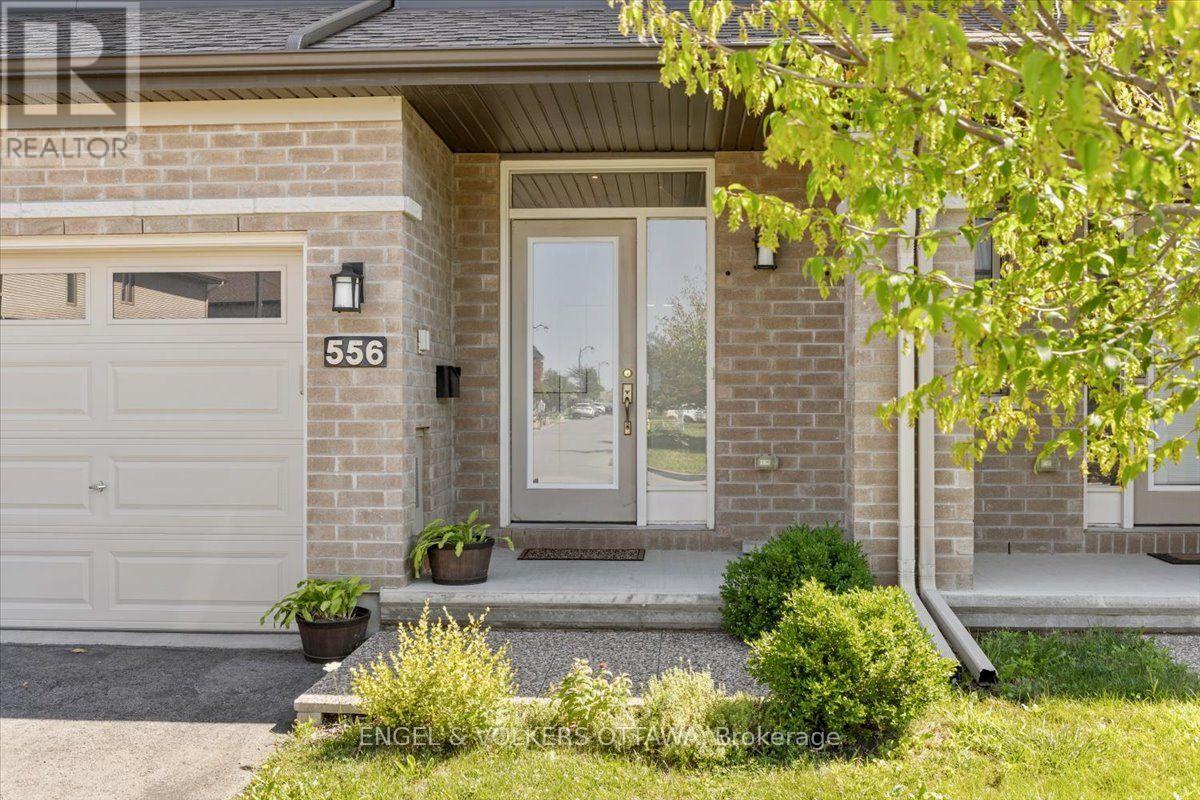 556 Triangle Street, Ottawa, Ontario  K2V 0M5 - Photo 3 - X13705720