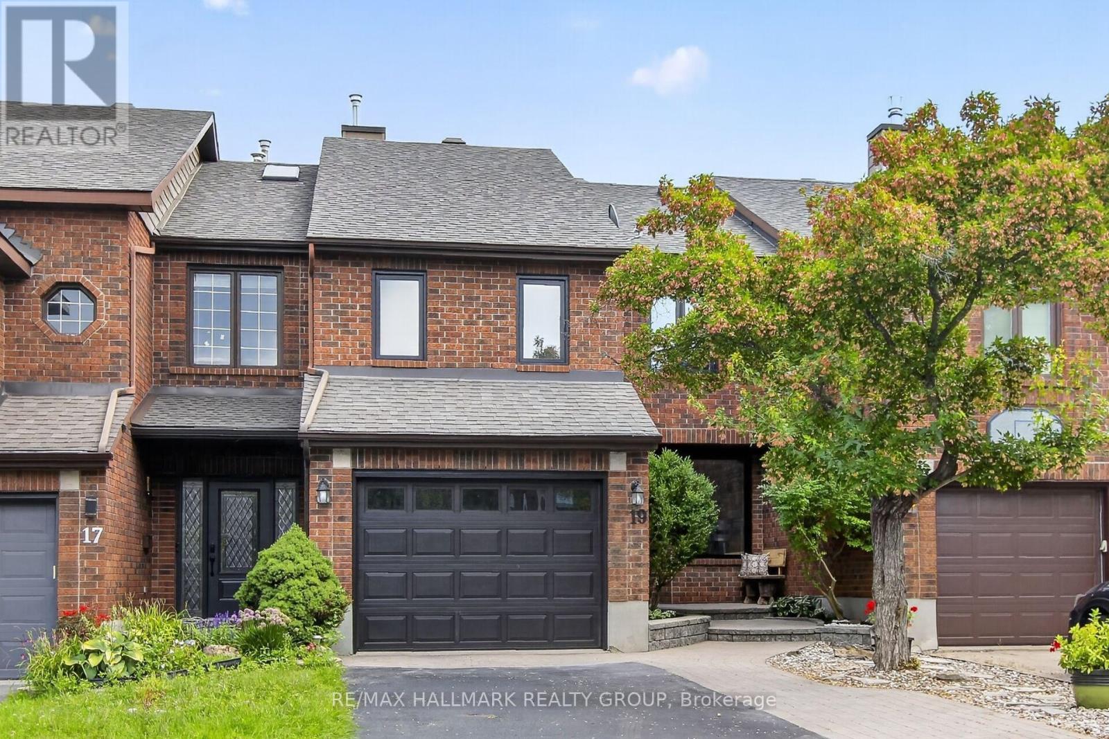 19 WINDEYER CRESCENT, Ottawa, Ontario