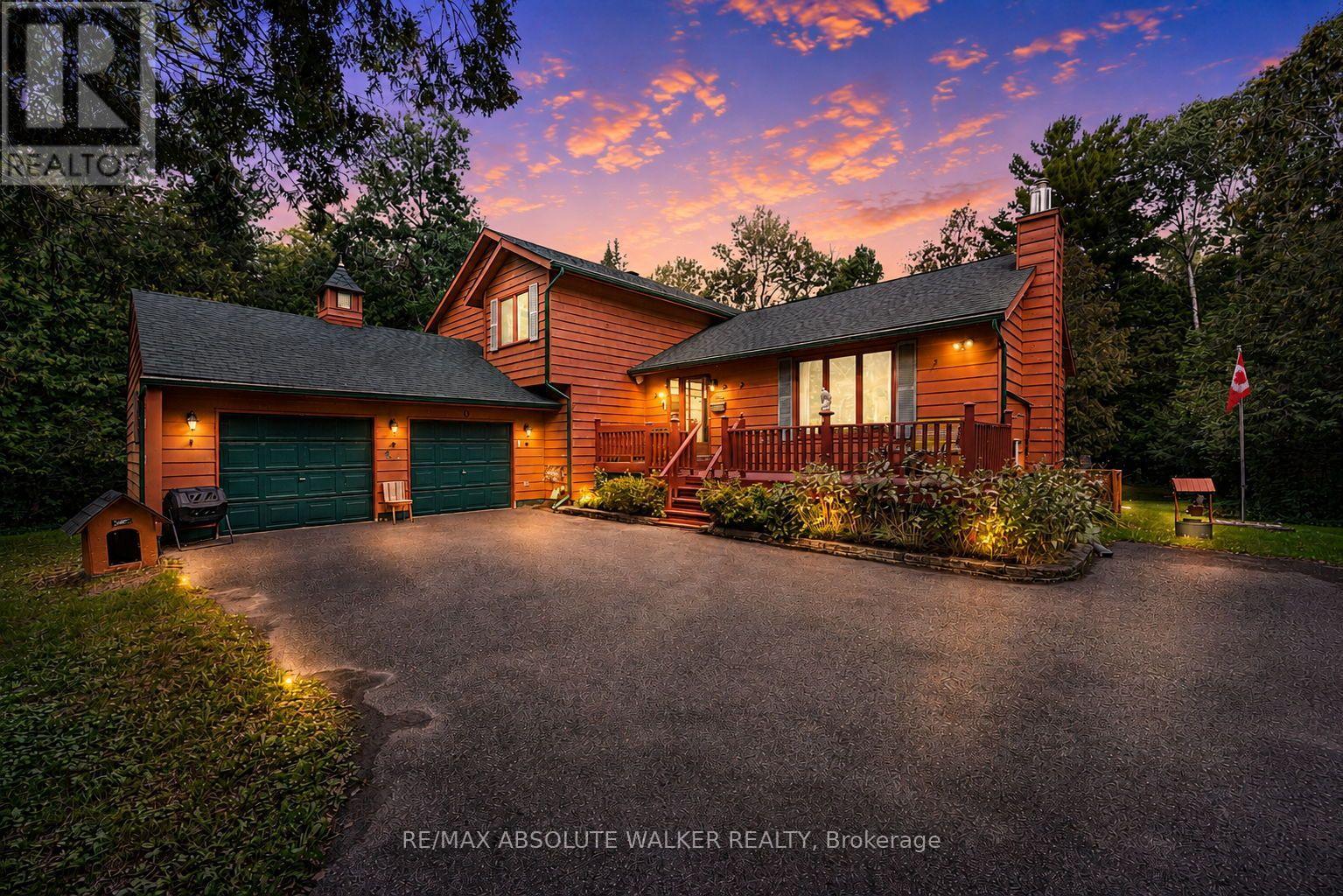 219 DEERWOOD DRIVE, Ottawa, Ontario