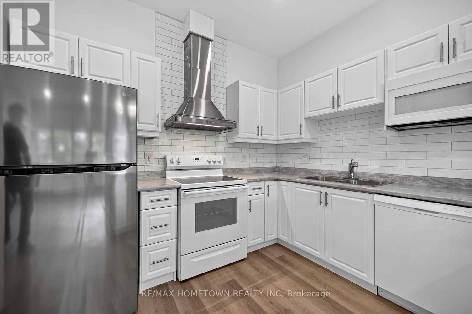 206 - 48 King Street E, Brockville, Ontario  K6V 1B1 - Photo 15 - X13705704