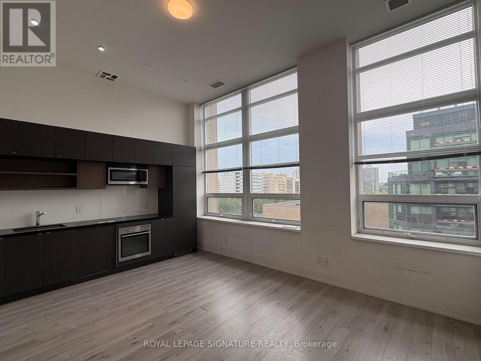 802 - 111 St Clair Avenue W, Toronto, Ontario  M4V 1N5 - Photo 3 - C13705636
