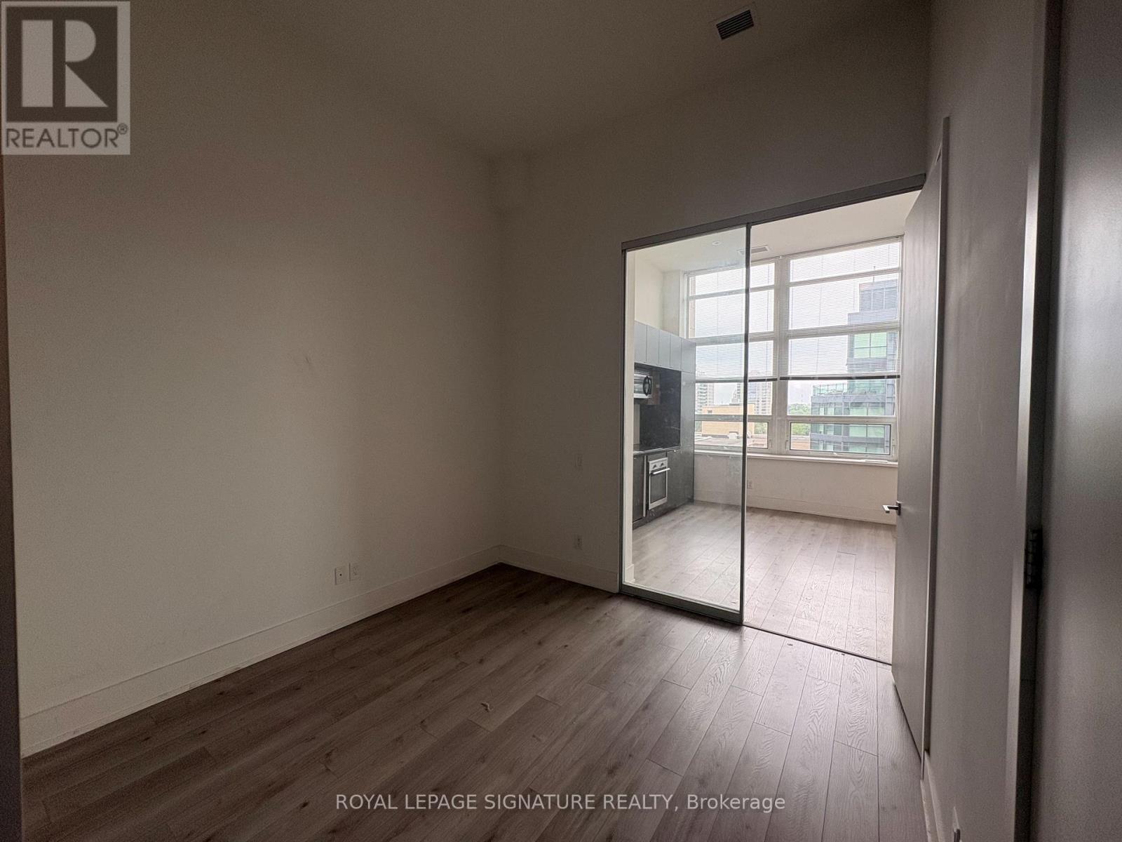 802 - 111 St Clair Avenue W, Toronto, Ontario  M4V 1N5 - Photo 9 - C13705636