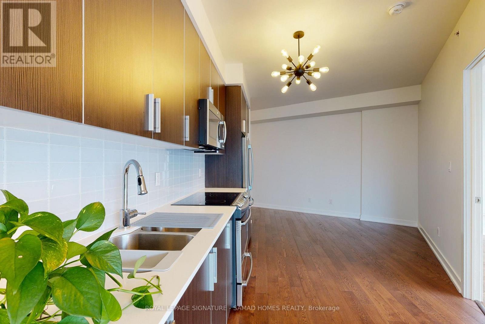 1712 - 20 Bruyeres Mews, Toronto, Ontario  M5V 0G8 - Photo 9 - C13705716
