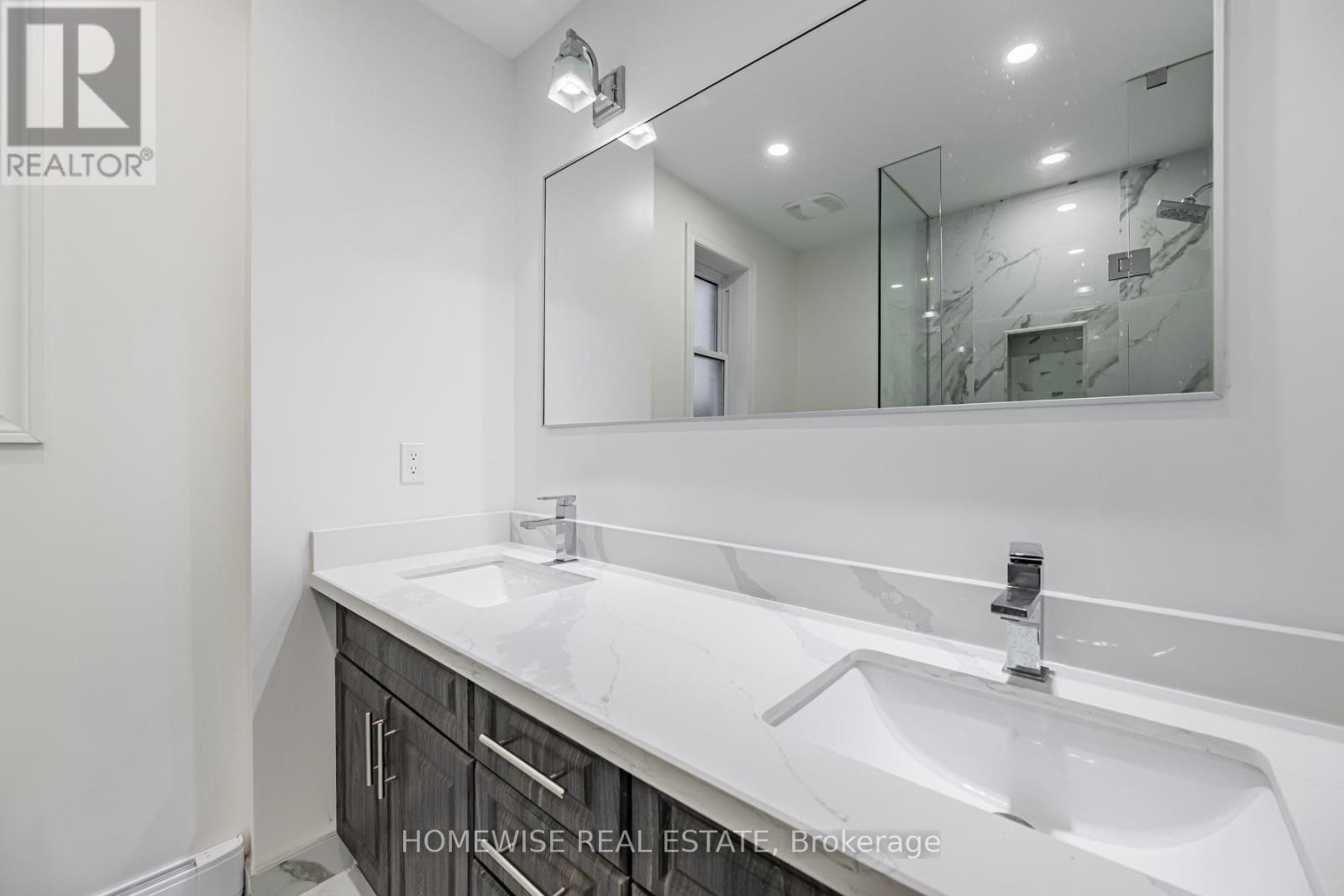 86 Fairleigh Crescent, Toronto, Ontario  M6C 3R9 - Photo 18 - C13705796