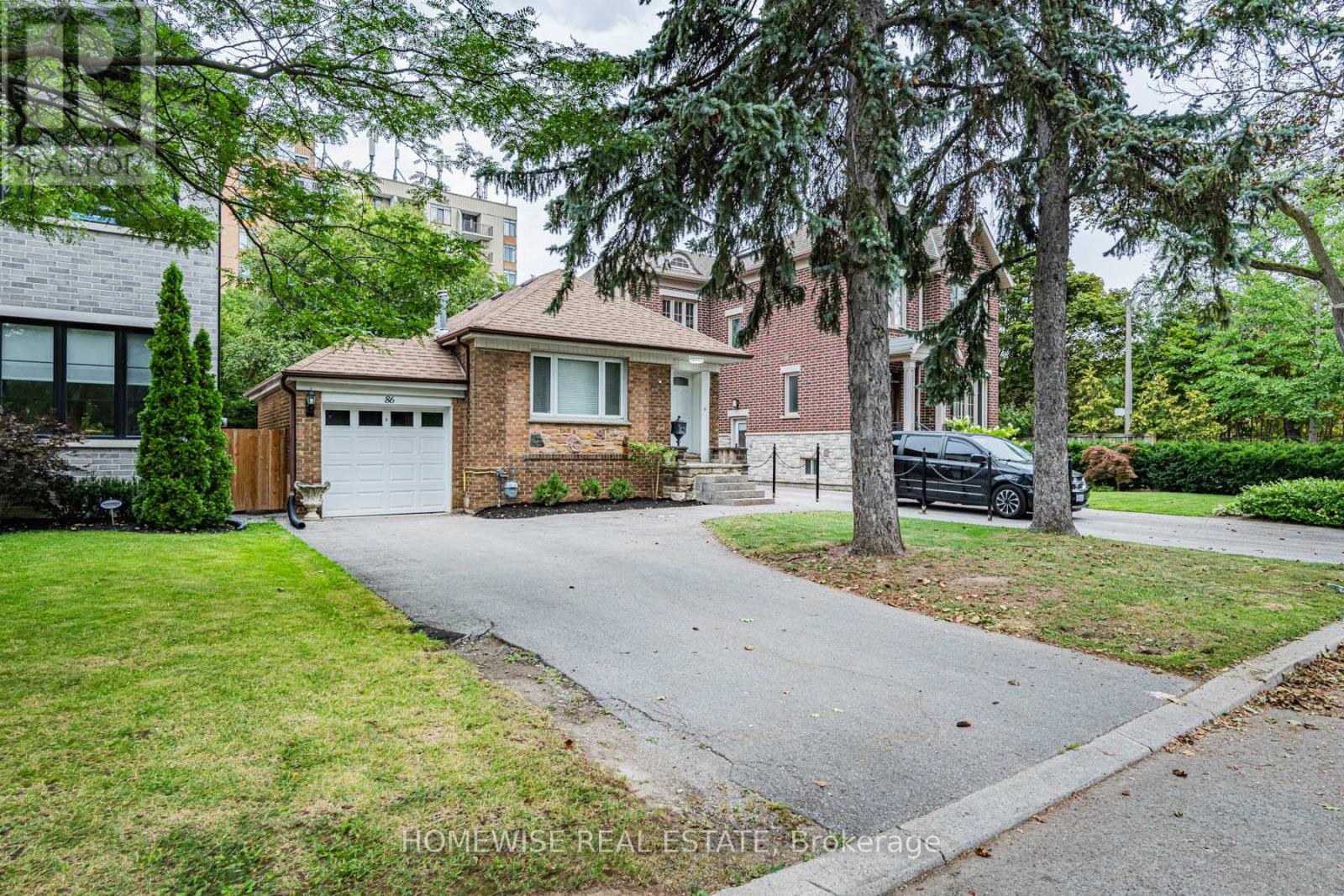86 Fairleigh Crescent, Toronto, Ontario  M6C 3R9 - Photo 2 - C13705796