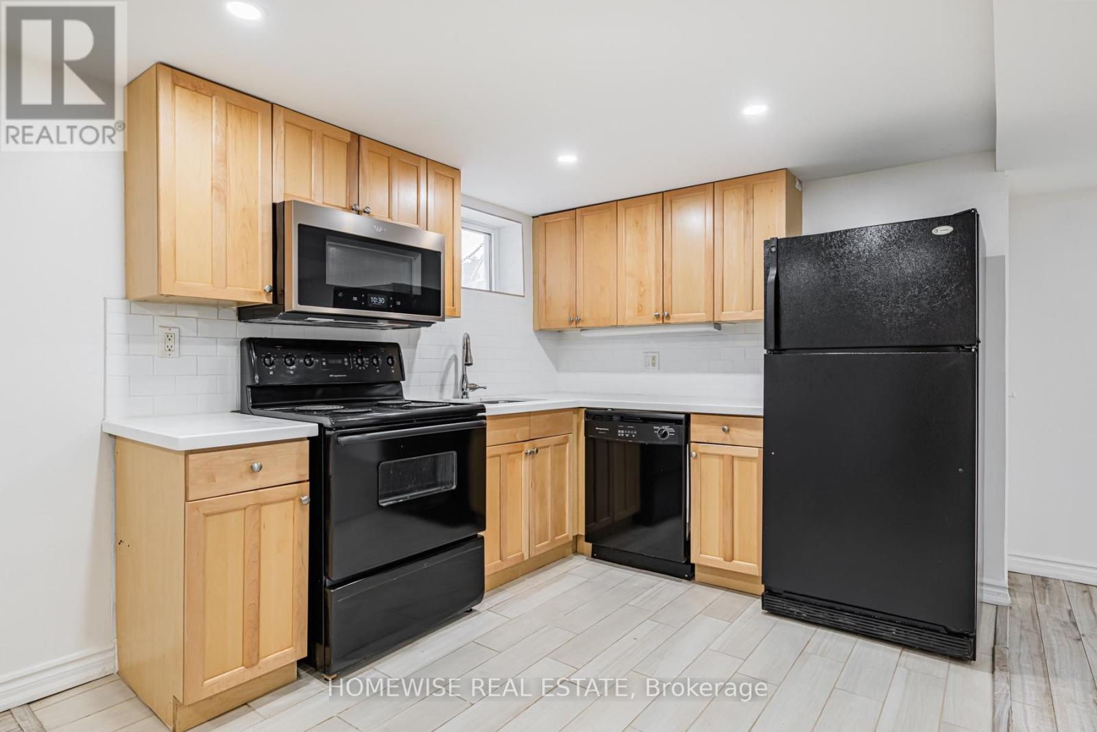 86 Fairleigh Crescent, Toronto, Ontario  M6C 3R9 - Photo 22 - C13705796