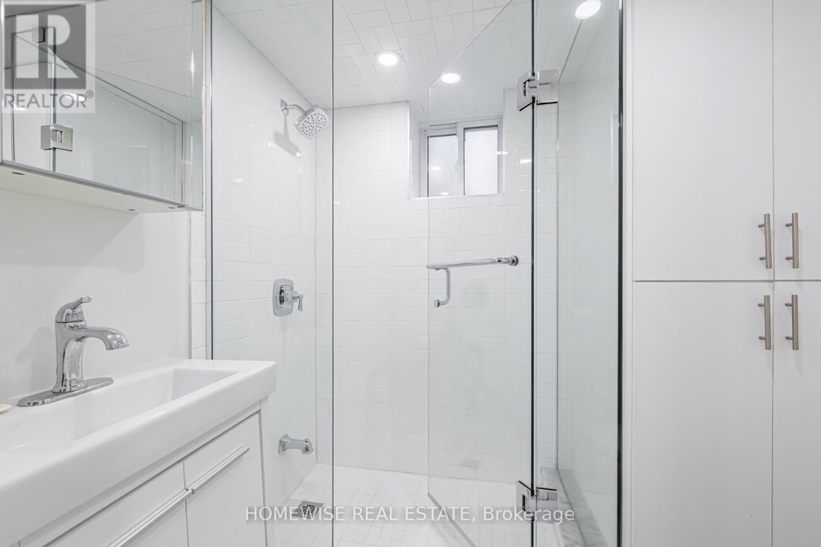 86 Fairleigh Crescent, Toronto, Ontario  M6C 3R9 - Photo 25 - C13705796