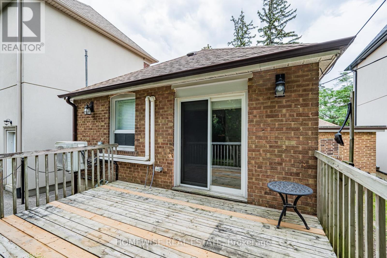 86 Fairleigh Crescent, Toronto, Ontario  M6C 3R9 - Photo 29 - C13705796