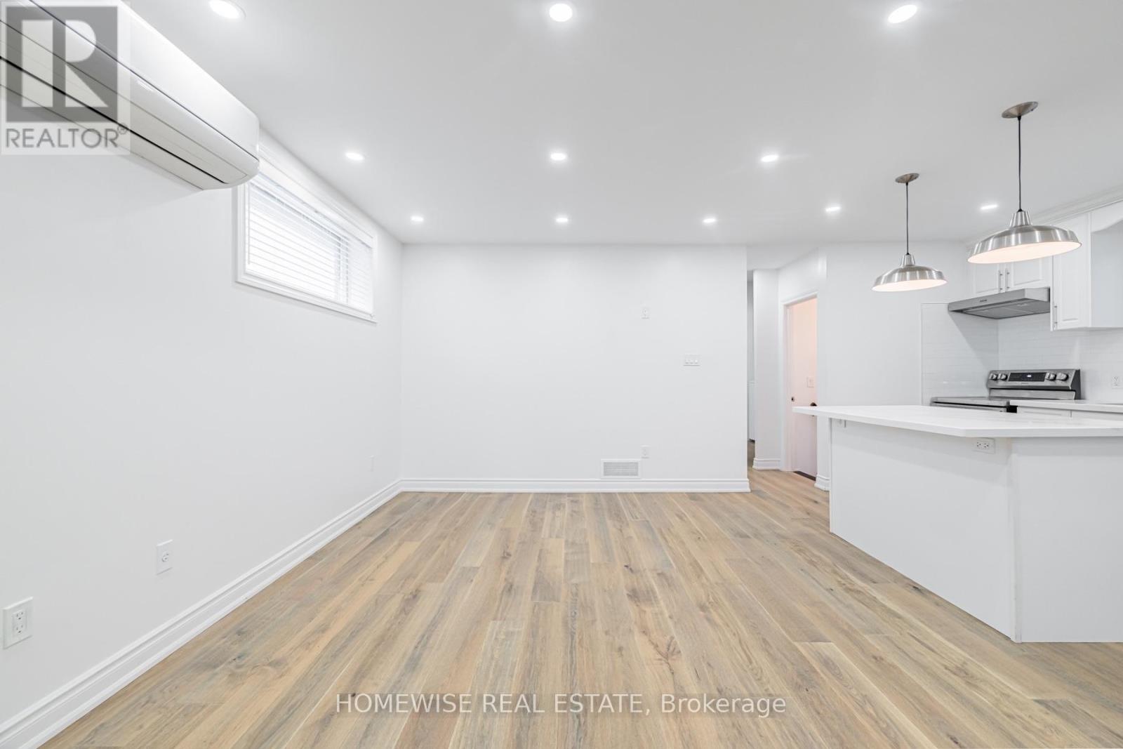 86 Fairleigh Crescent, Toronto, Ontario  M6C 3R9 - Photo 8 - C13705796