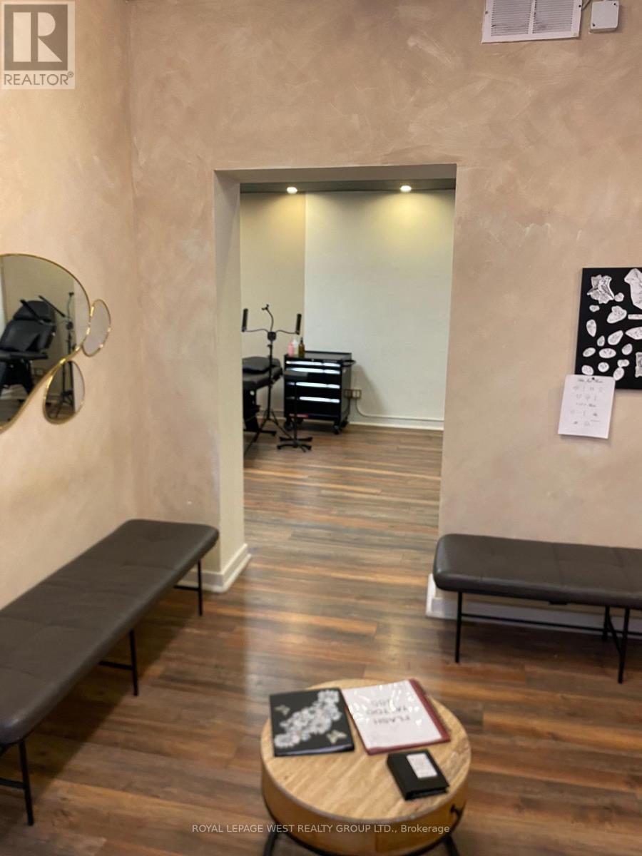 2nd Floor - 261 Queen Street W, Toronto, Ontario  M5V 1Z4 - Photo 5 - C13705812