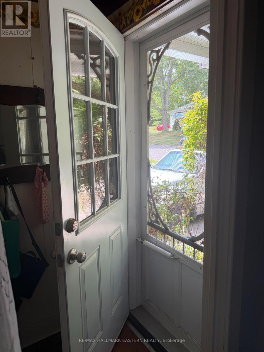 413 Bellevue Street, Peterborough, Ontario  K9H 5G5 - Photo 3 - X13705694