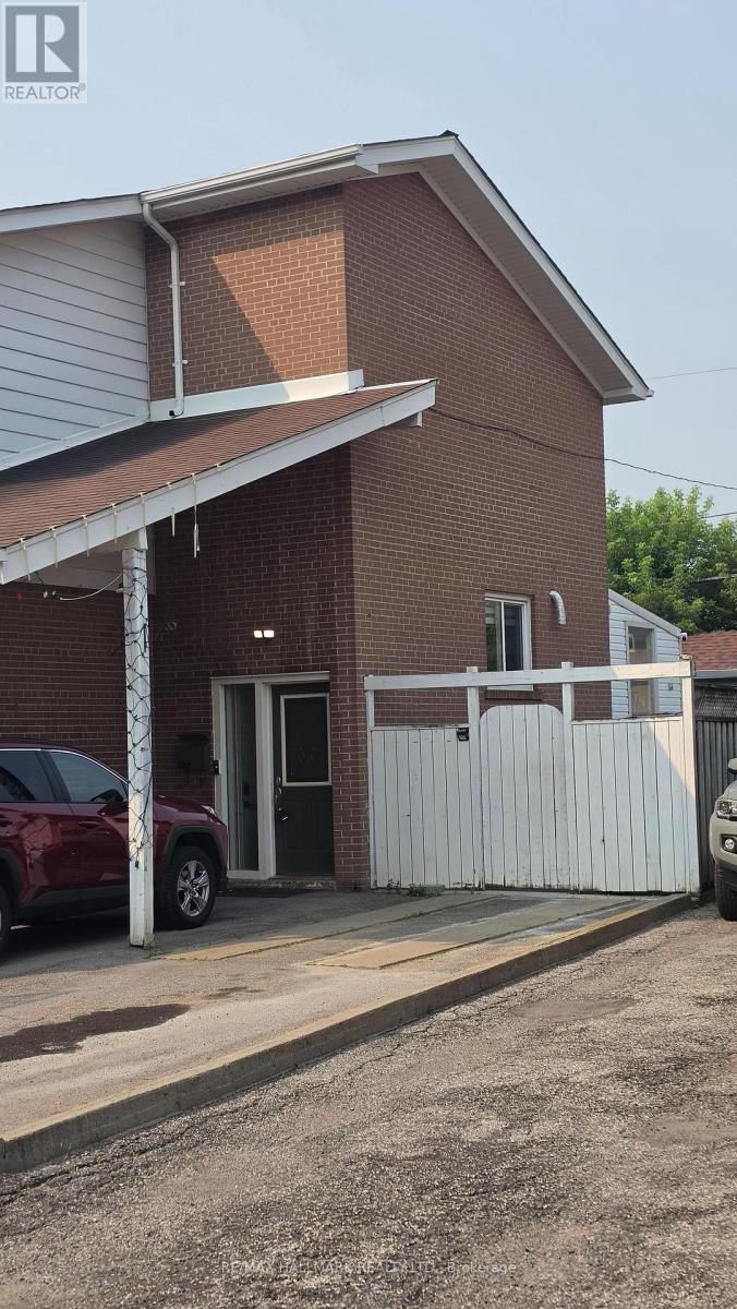 ROOM 2 - 888 KROSNO BOULEVARD, Pickering, Ontario