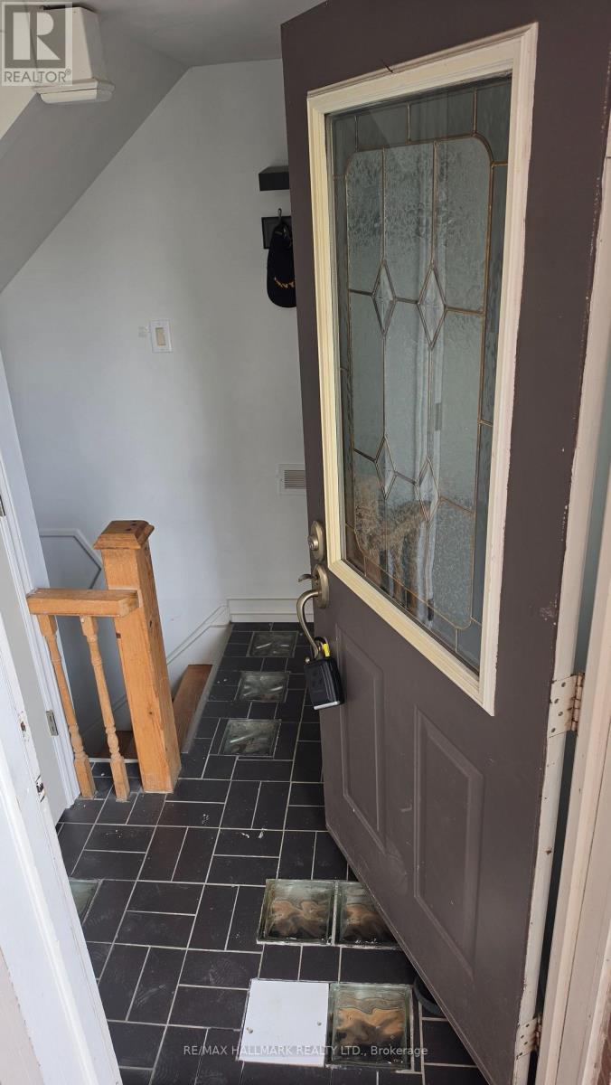 Room 2 - 888 Krosno Boulevard, Pickering, Ontario  L1W 1H4 - Photo 3 - E13705614