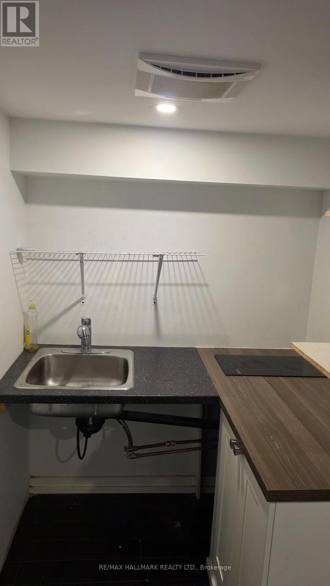 Room 2 - 888 Krosno Boulevard, Pickering, Ontario  L1W 1H4 - Photo 9 - E13705614