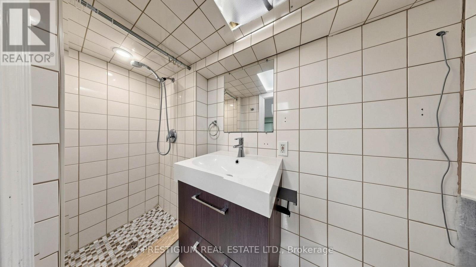 65 Eldon Avenue, Toronto, Ontario  M4C 5G2 - Photo 24 - E13705710