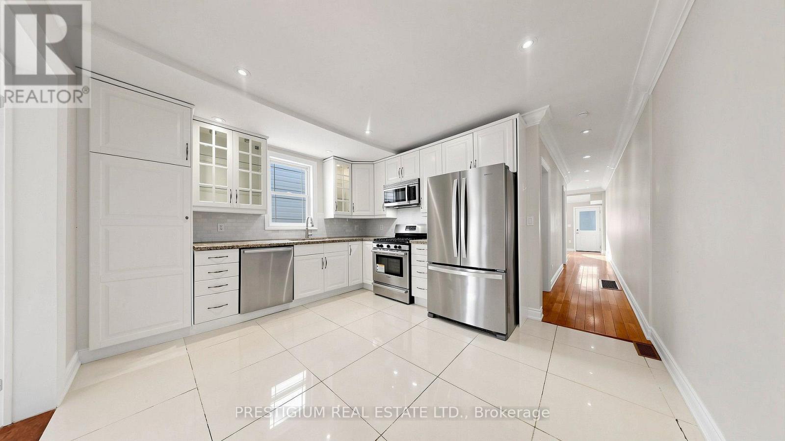 65 Eldon Avenue, Toronto, Ontario  M4C 5G2 - Photo 8 - E13705710