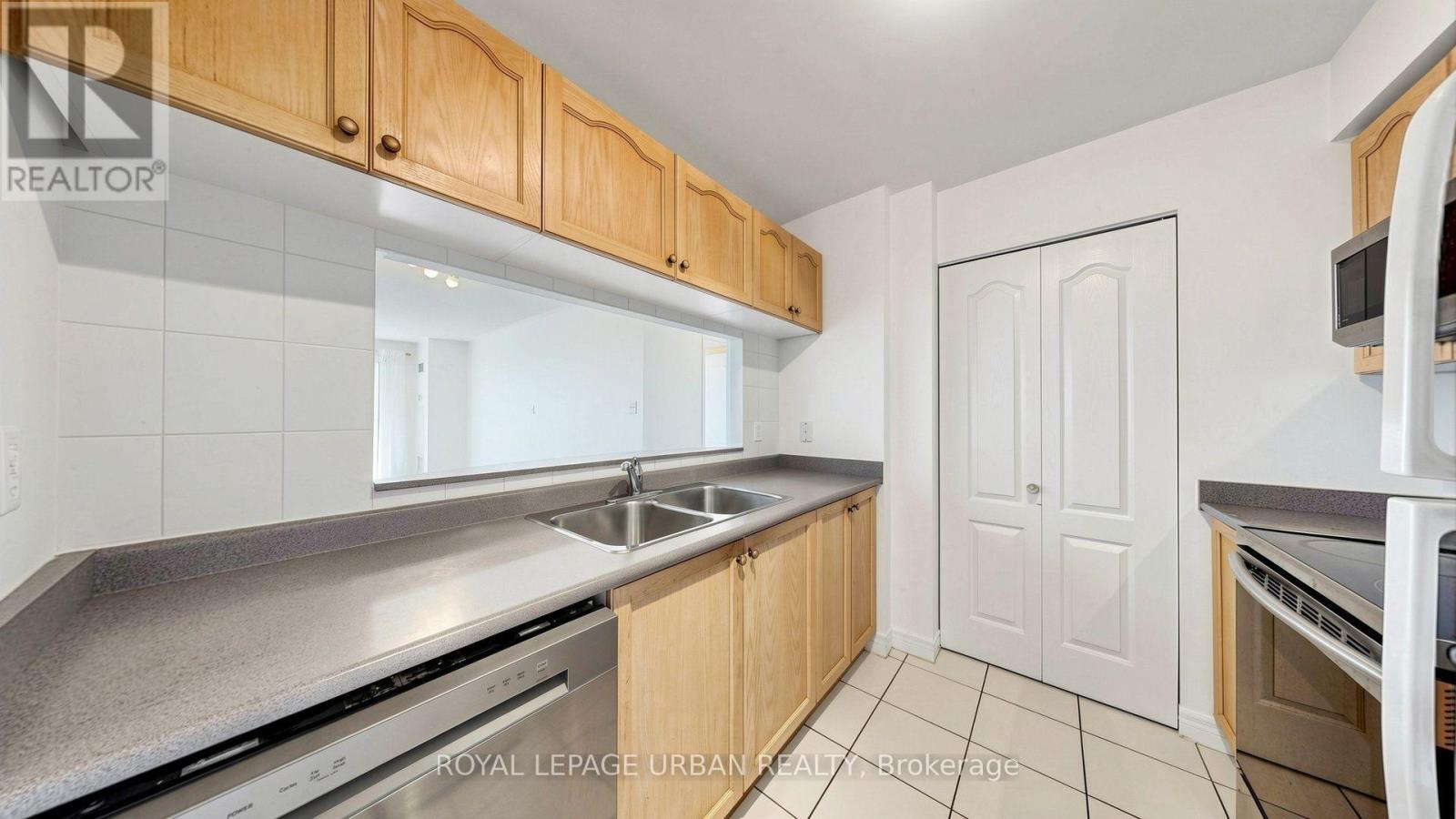 1005 - 399 South Park Road, Markham (Commerce Valley), Ontario  L3T 7W6 - Photo 17 - N13705690