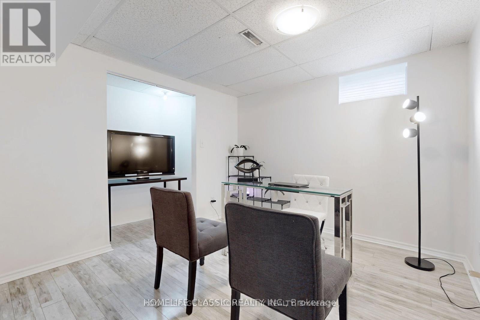 Lower Level - 267 Savage Road, Newmarket, Ontario  L3X 1S1 - Photo 9 - N13705740