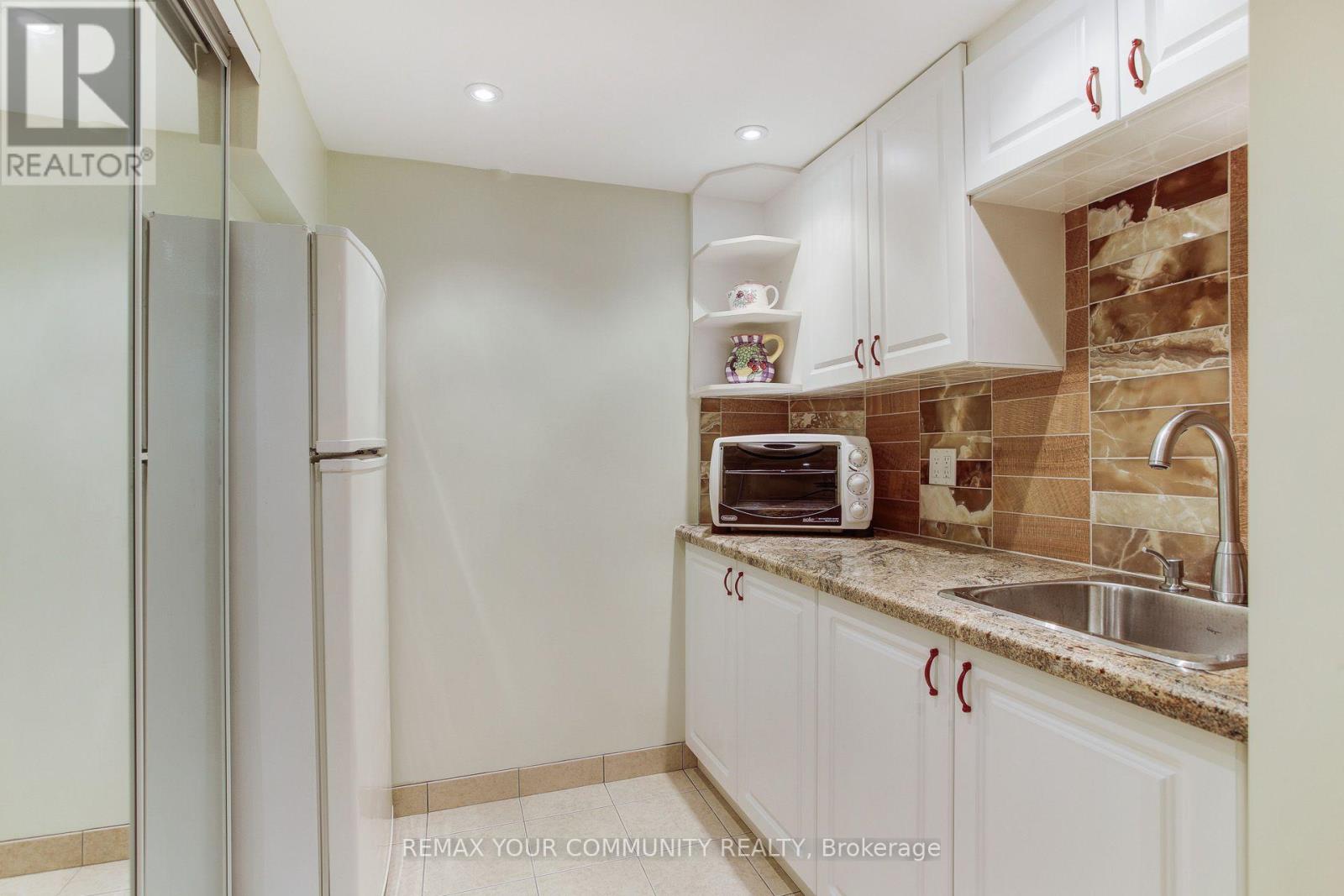 Basement - 8 Plaisance Road, Richmond Hill (North Richvale), Ontario  L4C 5B5 - Photo 6 - N13705748