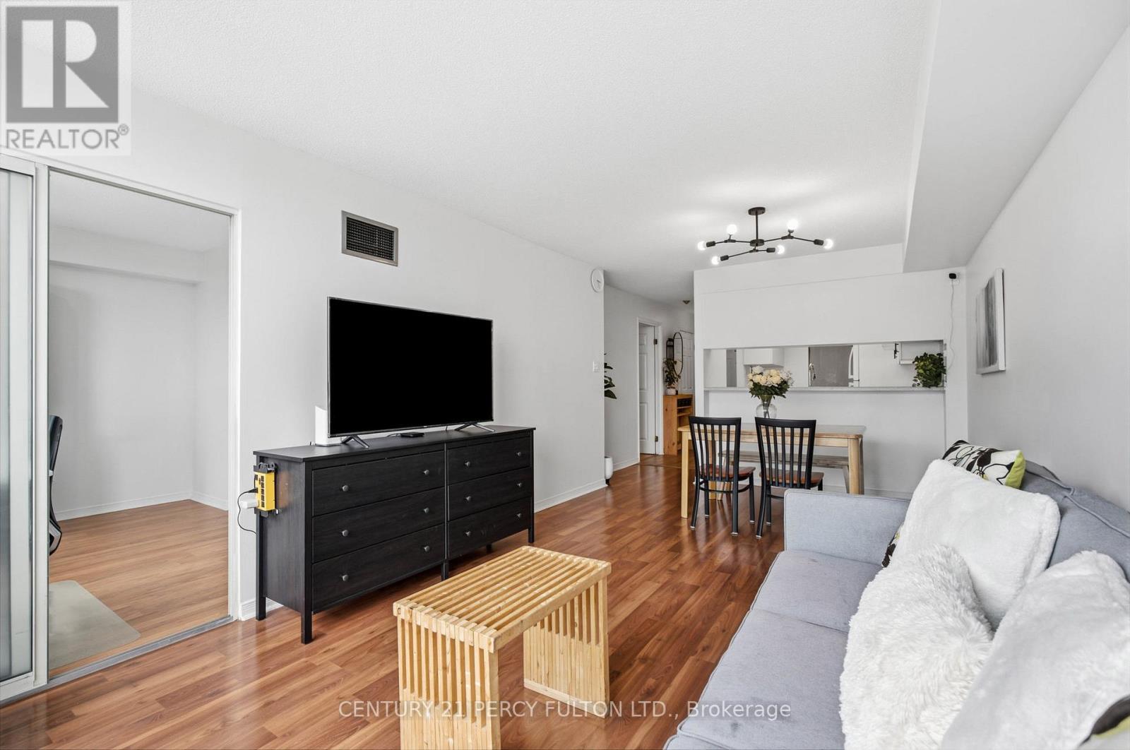 611 - 309 Major Mackenzie Avenue, Richmond Hill, Ontario  L4V 9Y5 - Photo 6 - N13705792