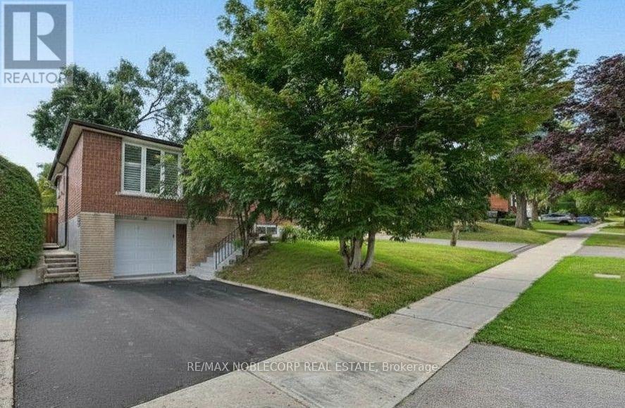 166 Collings Avenue, Bradford West Gwillimbury, Ontario  L3Z 1W1 - Photo 3 - N13705826