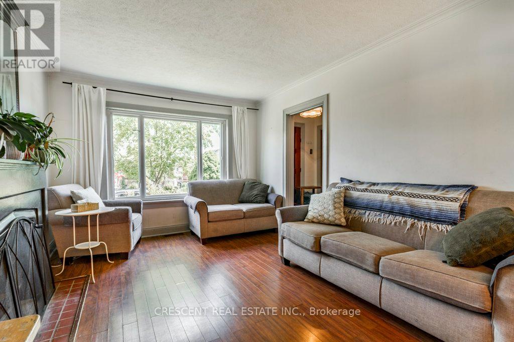 982 Briar Hill Avenue, Toronto, Ontario  M6B 1M3 - Photo 13 - W13705610