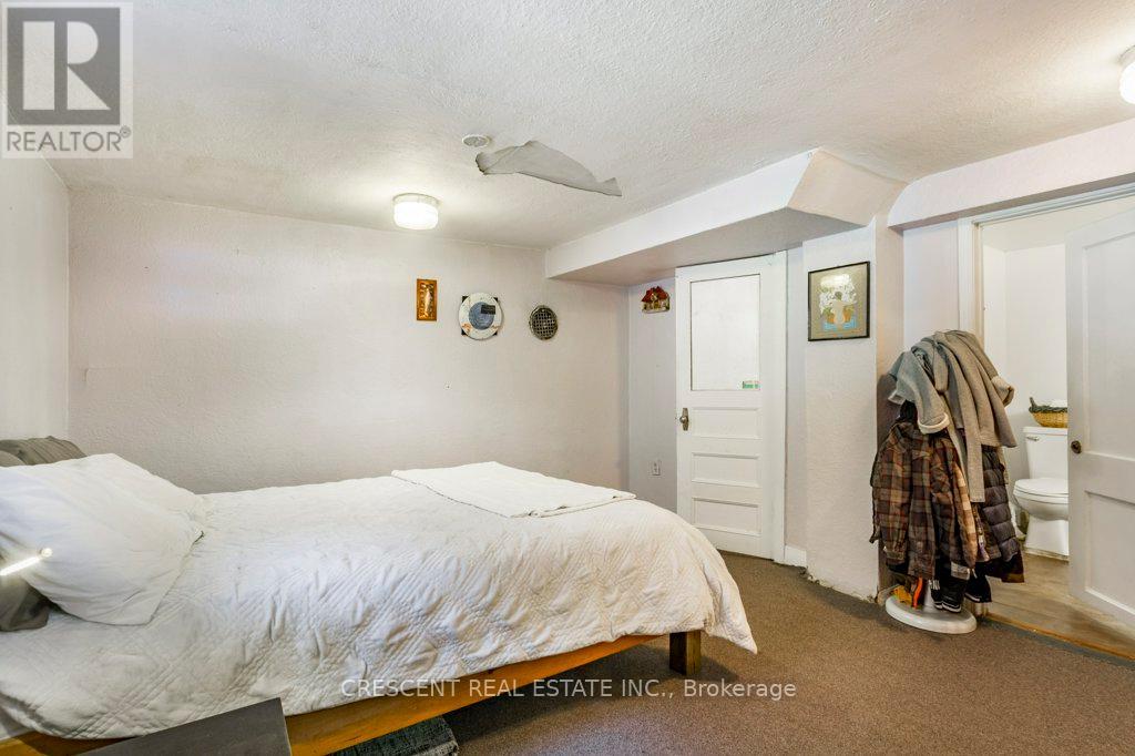 982 Briar Hill Avenue, Toronto, Ontario  M6B 1M3 - Photo 31 - W13705610