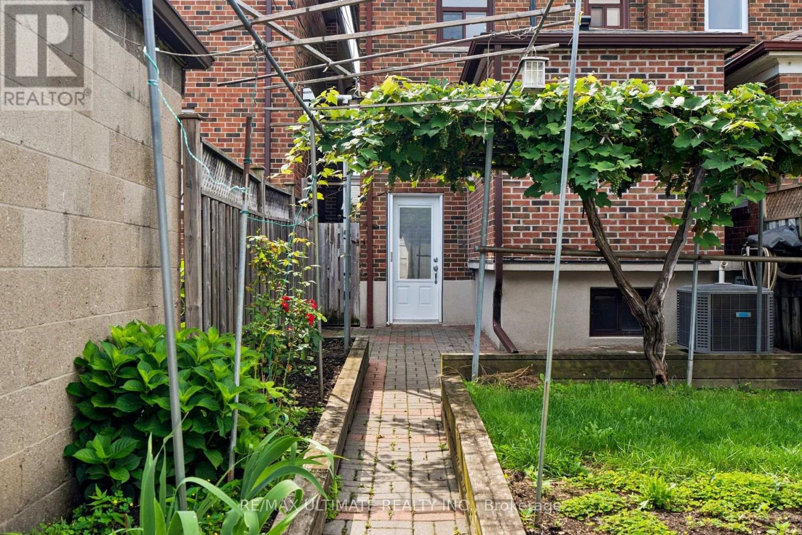 124 Hope Street, Toronto, Ontario  M6E 1K1 - Photo 41 - W13705662