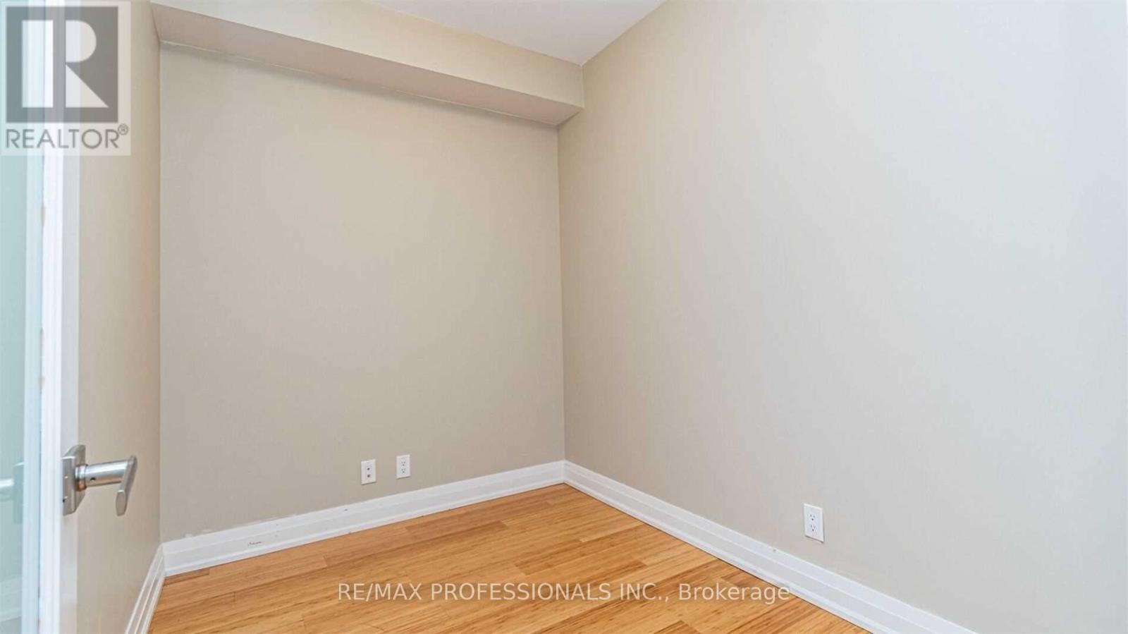 208 - 205 Lakeshore Road W, Oakville, Ontario  L6K 1B3 - Photo 12 - W13705692