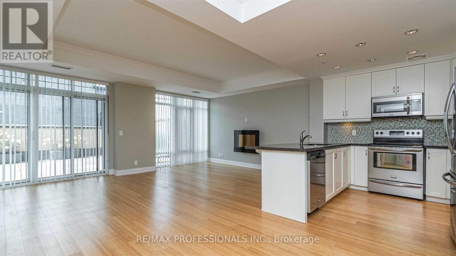 208 - 205 Lakeshore Road W, Oakville, Ontario  L6K 1B3 - Photo 14 - W13705692