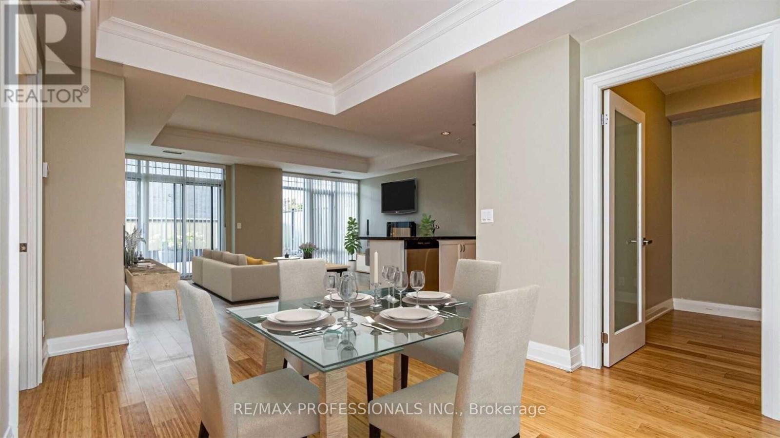 208 - 205 Lakeshore Road W, Oakville, Ontario  L6K 1B3 - Photo 5 - W13705692