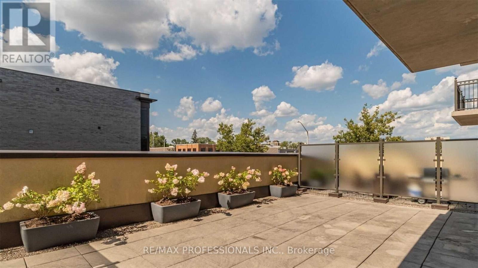 208 - 205 Lakeshore Road W, Oakville, Ontario  L6K 1B3 - Photo 8 - W13705692