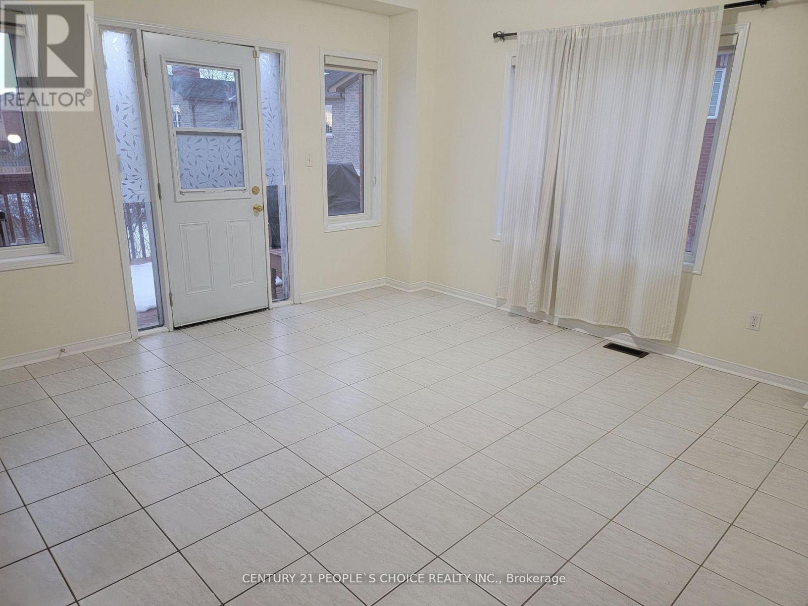 Upper - 783 Millworks Crescent, Mississauga, Ontario  L5B 0B9 - Photo 10 - W13705726