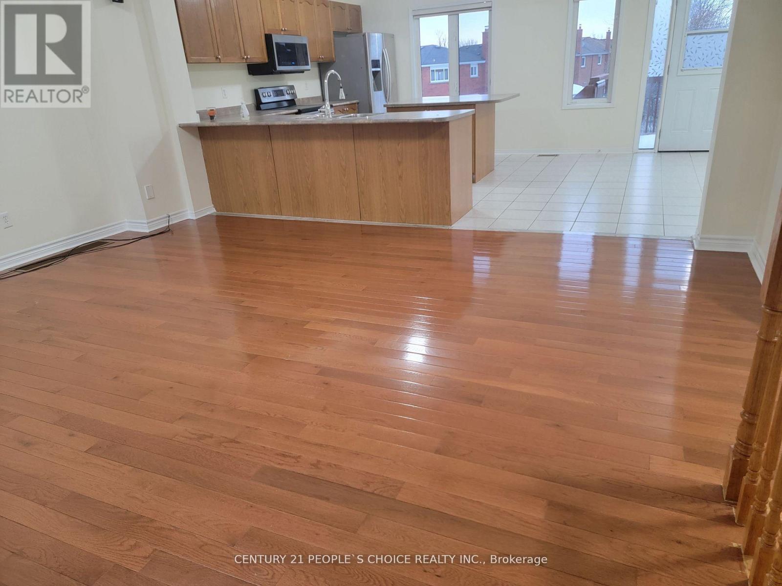 Upper - 783 Millworks Crescent, Mississauga, Ontario  L5B 0B9 - Photo 4 - W13705726