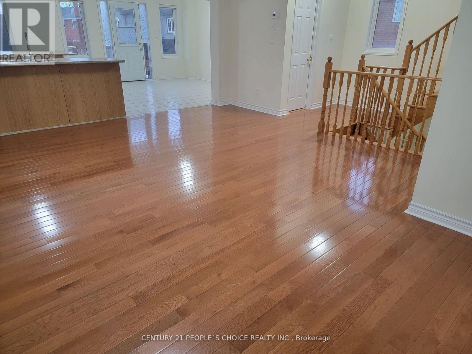 Upper - 783 Millworks Crescent, Mississauga, Ontario  L5B 0B9 - Photo 5 - W13705726