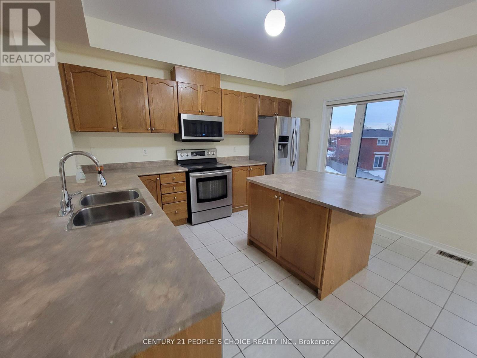 Upper - 783 Millworks Crescent, Mississauga, Ontario  L5B 0B9 - Photo 8 - W13705726