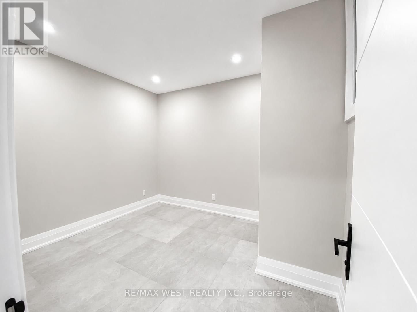 Basement - 58 Aura Lea Boulevard, Toronto, Ontario  M9M 1K5 - Photo 7 - W13705804