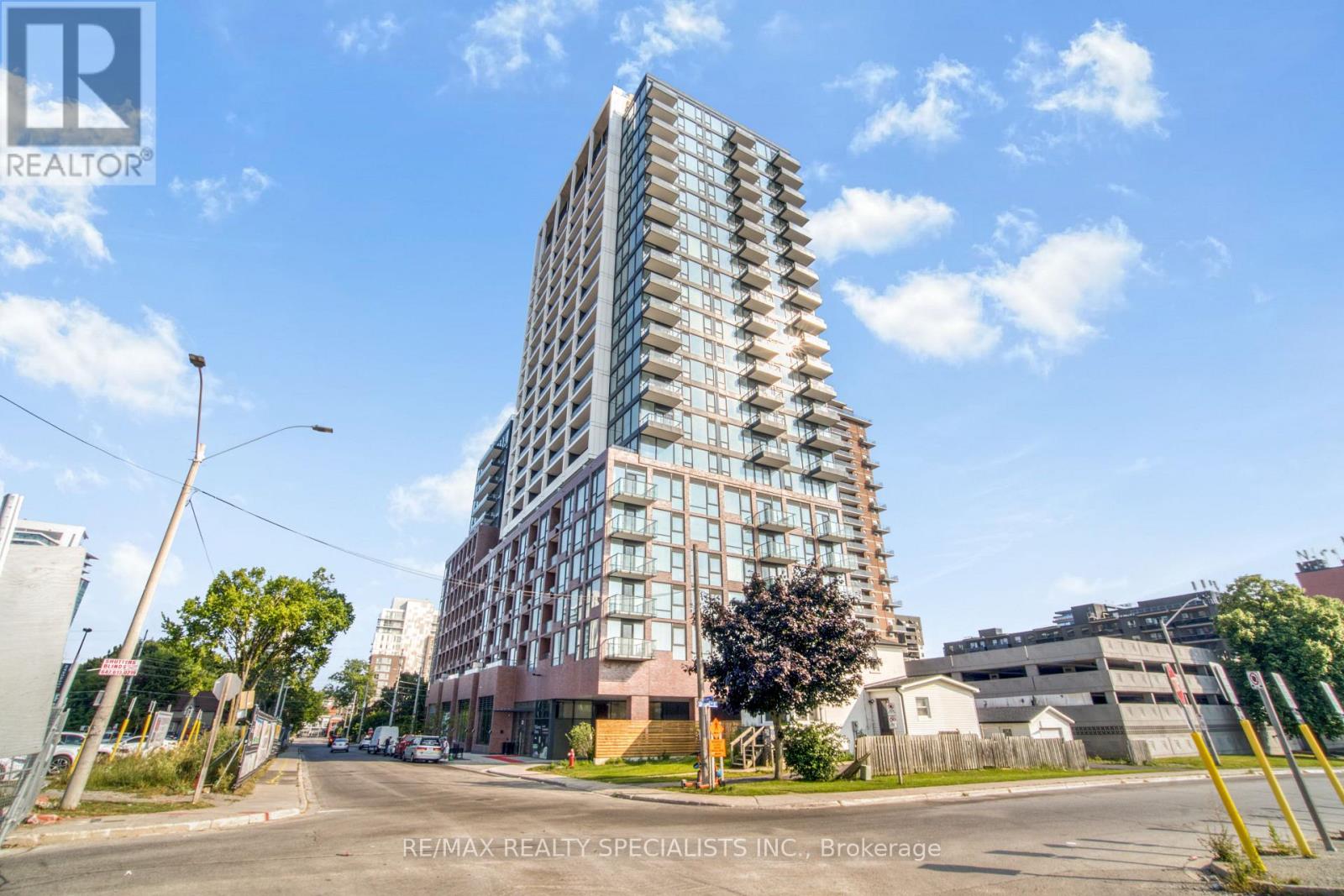 620 - 28 Ann Street, Mississauga, Ontario  L5G 3G1 - Photo 1 - W13705806