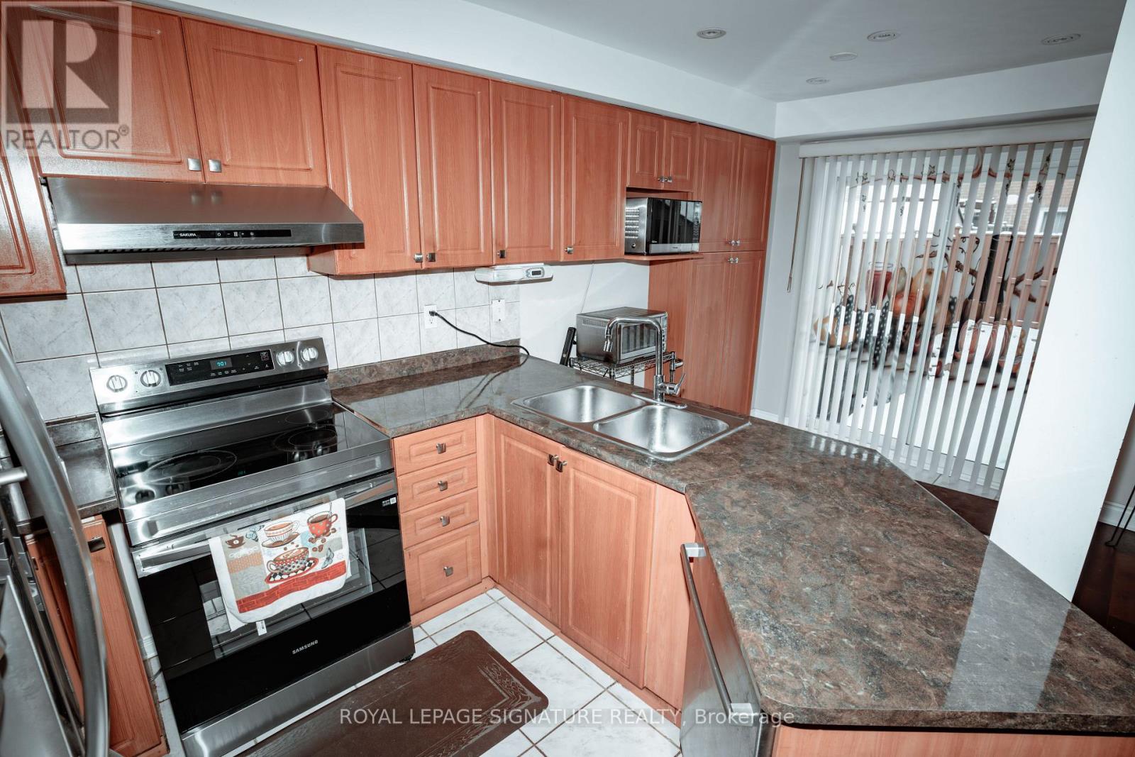 945 Mandolin Place, Mississauga, Ontario  L5W 1S3 - Photo 9 - W13705830