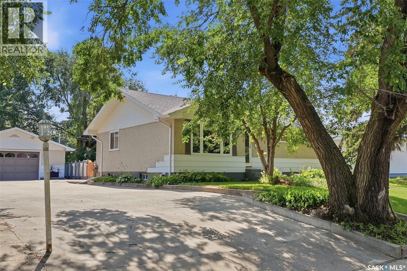 767 22nd Street E, Prince Albert, Saskatchewan  S6V 1N9 - Photo 2 - SK046441