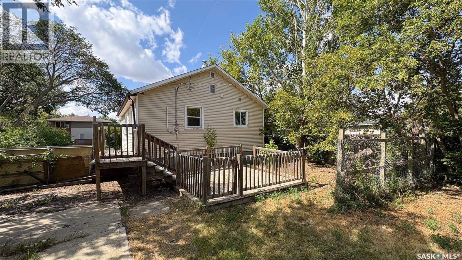 647 Robinson Street, Regina, Saskatchewan  S4T 2L9 - Photo 20 - SK046421